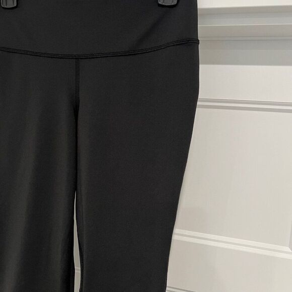 Old Navy Go Dry Women Black Medium Zip Pocket Pull-on Capri Leggings - Picture 8 of 9